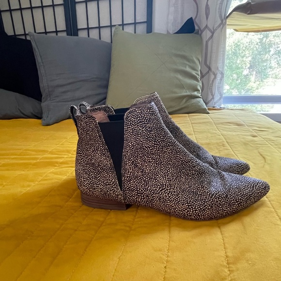 Madewell leopard print Calf Hair Chelsea Booties Size 9 - Picture 2 of 5